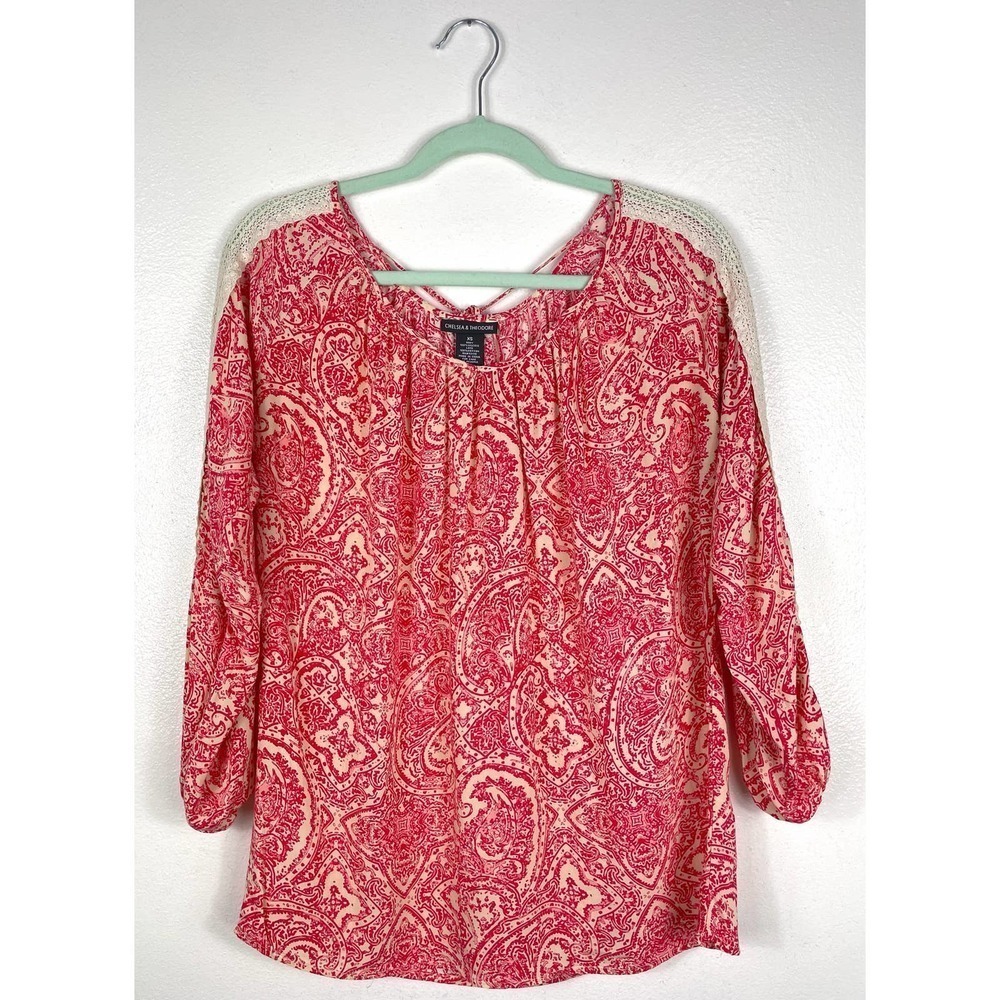 Chelsea & Theodore Boho Paisley Red White Blouse XS Elegant Casual Lace Detail
